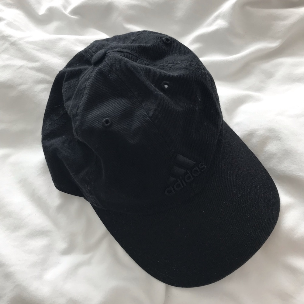 🆕 Adidas women’s hat 🧢